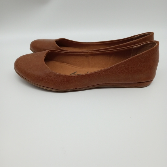 American Rag Ellie Flat in Cognac - Picture 4 of 8